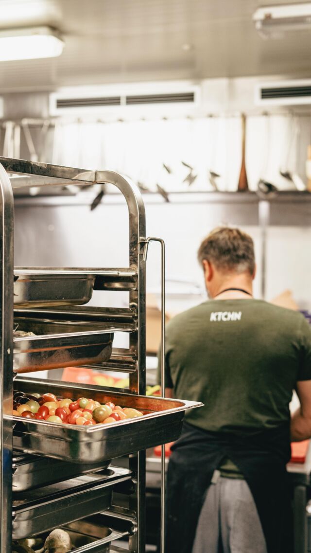 Back to business and things are heating up behind the scenes at KTCHN! The knives are sharpened, the pots are simmering, and we’re ready to treat you to new flavors 🍴🔥

Fruits & vegetables first 🌱

#ktchncatering #ktchncaterer #behindthescene #chefinaction