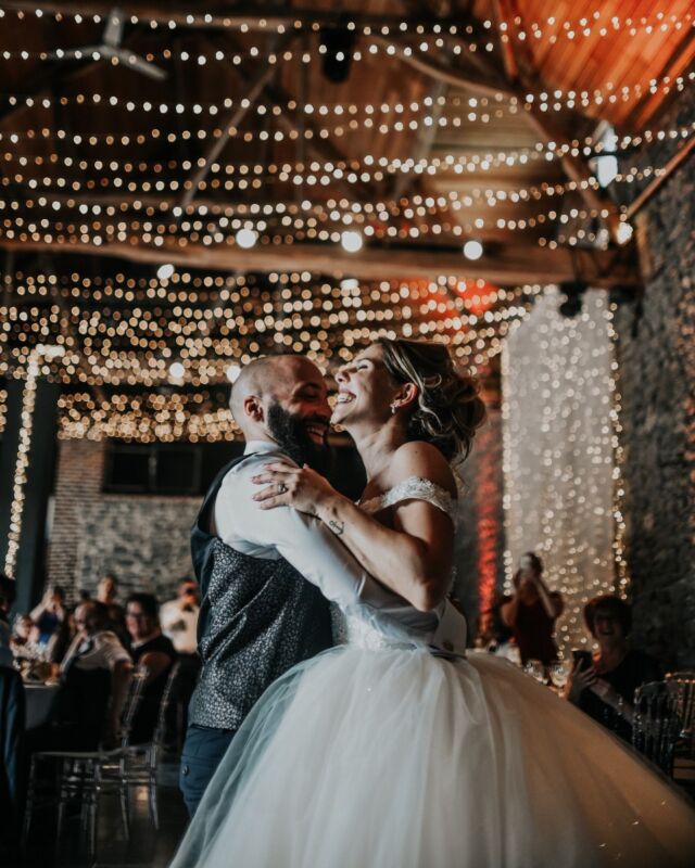 Host your wedding at @la_haillebaude , a haven of charm blending authenticity and elegance, perfect for a magical winter atmosphere. ❄️✨

#WinterWedding #RusticElegance #FairytaleVenue #ktchncatering  #eventvenue