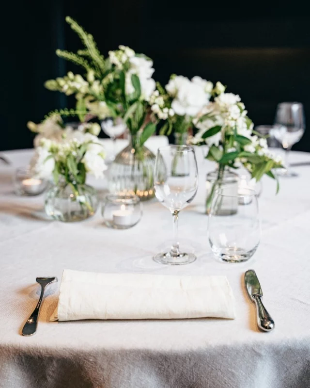 ✨ Natural Elegance ✨

Our linen tablecloths bring a simple yet refined touch to our tables. They create a warm and timeless atmosphere, perfect for elevating any meal!

#ktchncatering #tableware